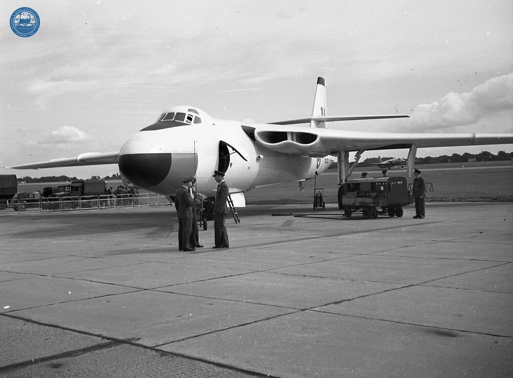 011940E SLN205 Vickers  Valiant bomber aircraft - on ground Farnborough air show 17 September 1958