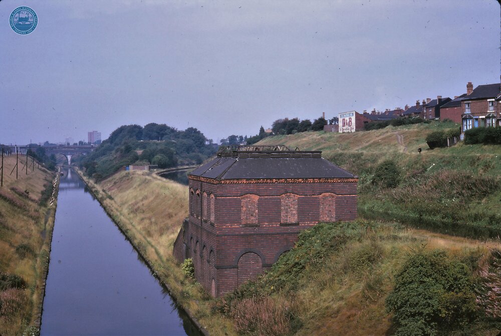 BCN Old Main Line: Engine House. 09/09/1966