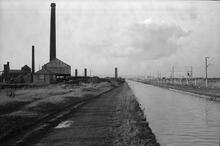 Birckworks S of Dudley Port looking W, New Main Line, 18/12/66