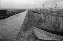 Dudley Port Junction, New Main Line and Netherton Tunnel Branch, looking W along New Main Line, 18/12/66