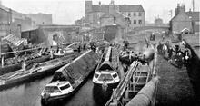  Wolverhampton Top Lock (top right) with various working boats