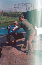 Wolverhampton lock 3, putting up bottom gate paddle,
