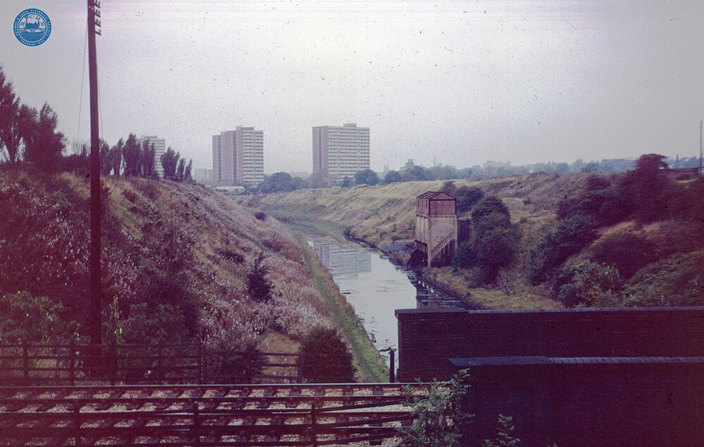 Coal loading chutes, Smethwick Cutting, Birmingham Canal Navigations Old Main Line, Mar 1969