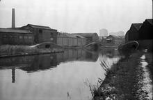 Spon Lane Junction, lock to left, factory basins, Old Main Line, 04/12/66