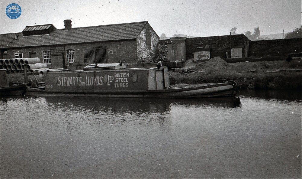 BCN Stewart’s & Lloyd’s tug  No 4 at Batman's Hill. 1955