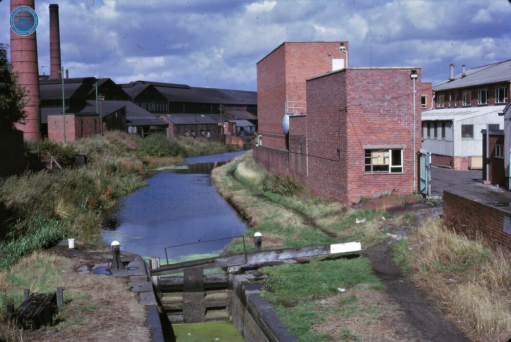 BCN Dudley No 1 Canal. Parkhead- Delph. Top Lock. 13/09/1966