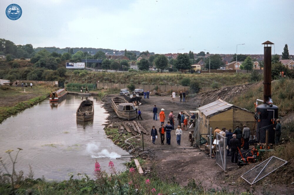 BCN. Dudley No 1 Canal. Lord Ward's Arm. 1976