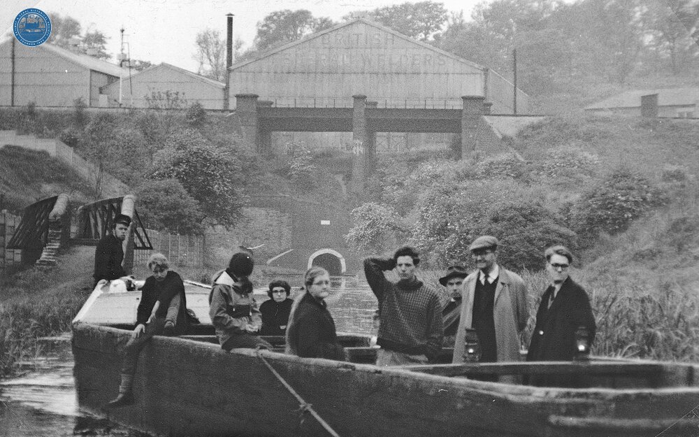 Day Boat and enthusiasts near Tipton Portal