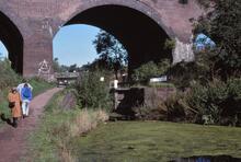 BCN Dudley Canal. Dudley Tunnel – Parkhead. Parkhead Lock2 and GWR Viaduct. 24/09/1989 
