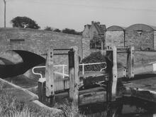 Curdworth Lock 36 Bottom Gate, Cheattes Farm Bridge, 13 April 1964