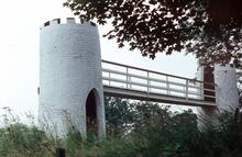 Fazeley, canal footbridge