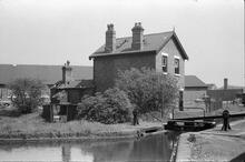New Cross fourth lock and cottage, Bentley Canal