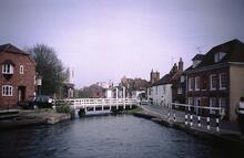 West Mills swing bridge, Newbury, Kennet & Avon Canal, Apr 1995