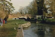Hamstead Lock and Road Bridge. 1989