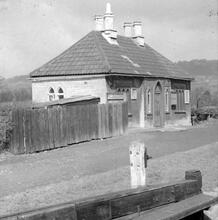 Bath Top Lock Cottage