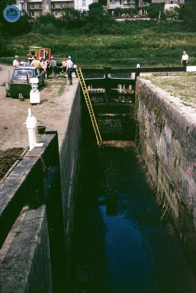 Working party on Bath Lock 11, Kennet & Avon Canal, Sep 1971
