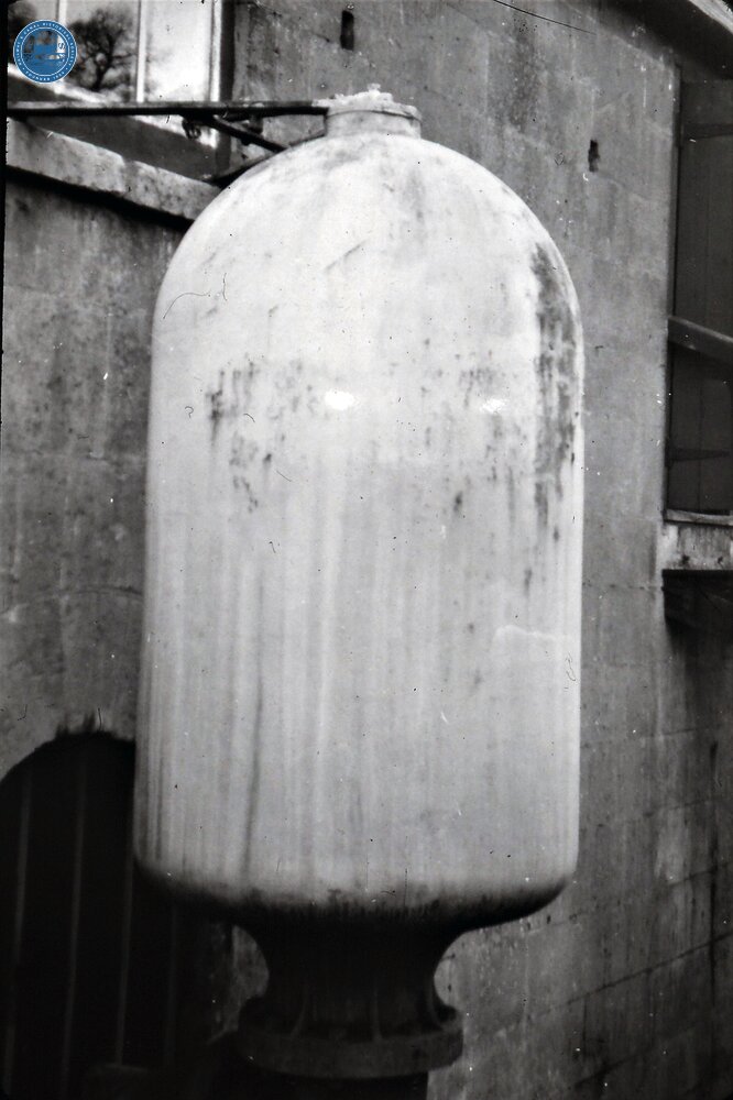 Claverton Pumping Station. Air bell on outlet side of pumps. 1953