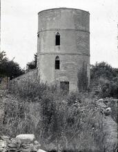 Marston Meysey. Round House