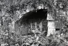Paddle gear recess Pewsham bottom lock. October 1964