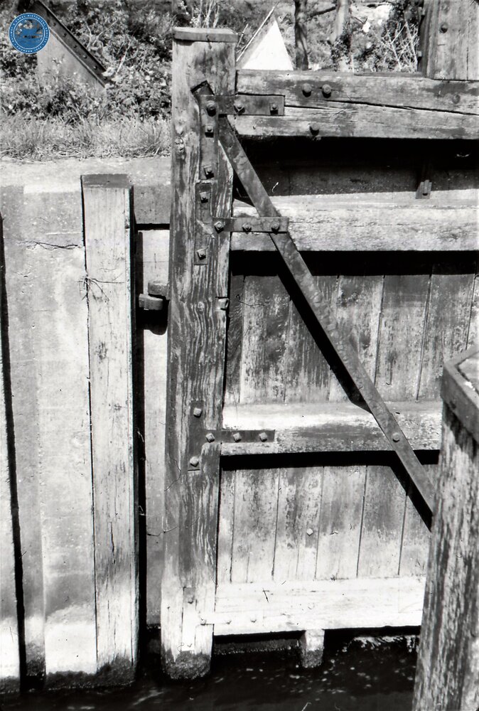 Icklingham Mill Lock bottom gate