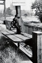 Icklingham Mill Lock bottom gate and paddle gear