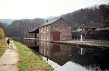 Cromford Canal. Transhipment warehouse at 'Cromford Wharf', looking South. 04 April 1981