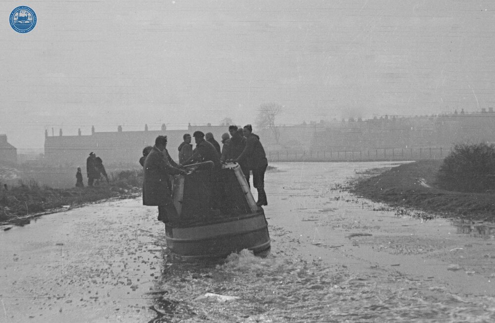 Mr Ebblewhite’s boat breaking ice. March 1965