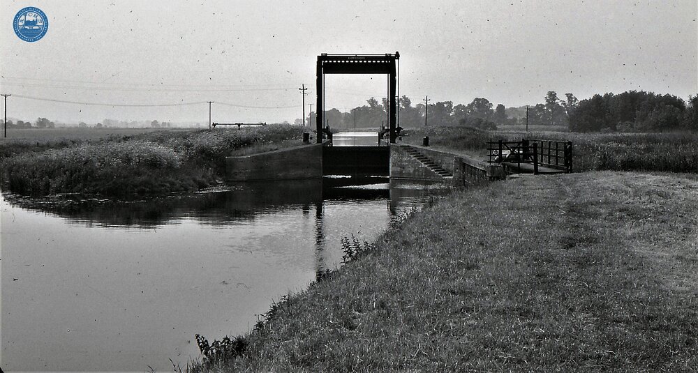 Nene Navigation: Wellingborough Lock No 12