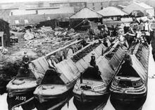 Braunston dock. 1923