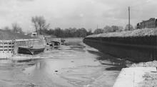 BelowThames Lock, Brentford. 27/04/58