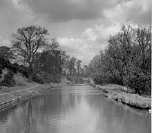 Below Linslade, looking towards Leighton Buzzard. April 1955