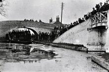 Icebreaking at junction with Newport Pagnell Branch.