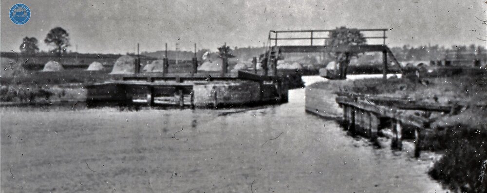  Sluice gates and Flash Lock with footbridge over