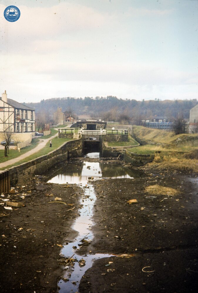Leeds & Liverpool Canal, Wigan flight locks 66 and 65