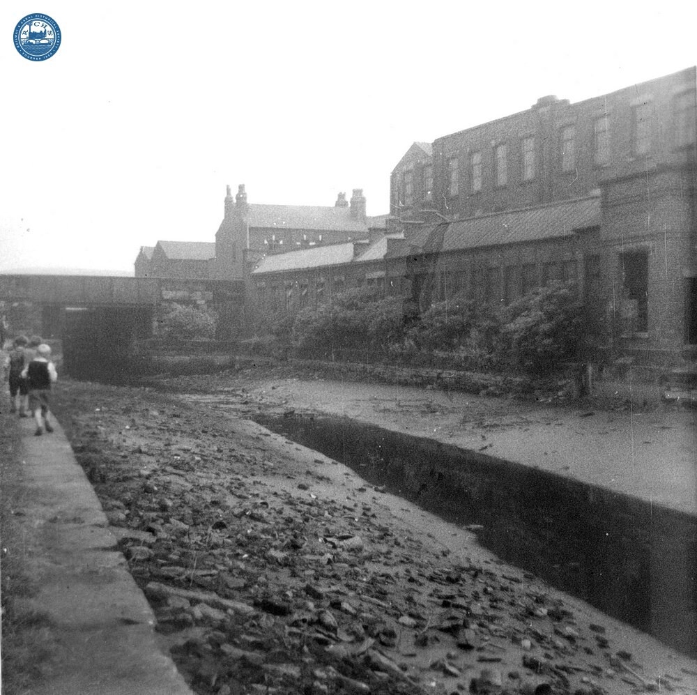 Leeds & Liverpool Canal. Wigan, Lock 13 during a drought. 12 September 1959
