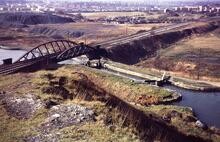 Lock 73 and Whelley Lines railway bridge, Wigan 21, Leeds & Liverpool Canal, March 1972
