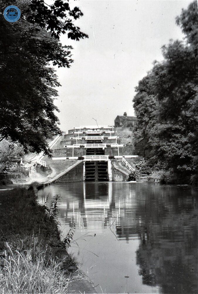 Leeds and Liverpool Canal: Bingley Five Rise
