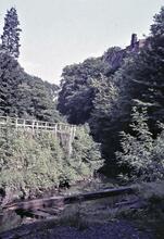 Raised towpath and Skipton castle: Springs Branch