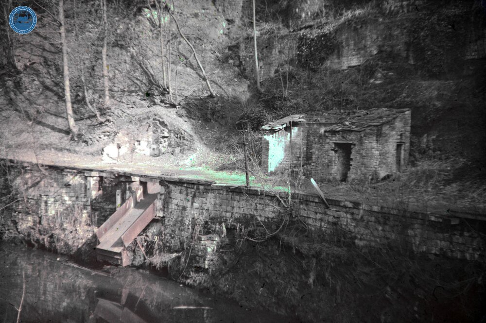 Leeds & Liverpool Canal. Skipton, Springs Branch. Limestone Chute