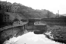 Calder & Hebble Navigation, Halifax Branch.  Disused lock, looking from above downstream at Lane Head