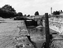 Driffield Canal. Wansford Lock. 1958
