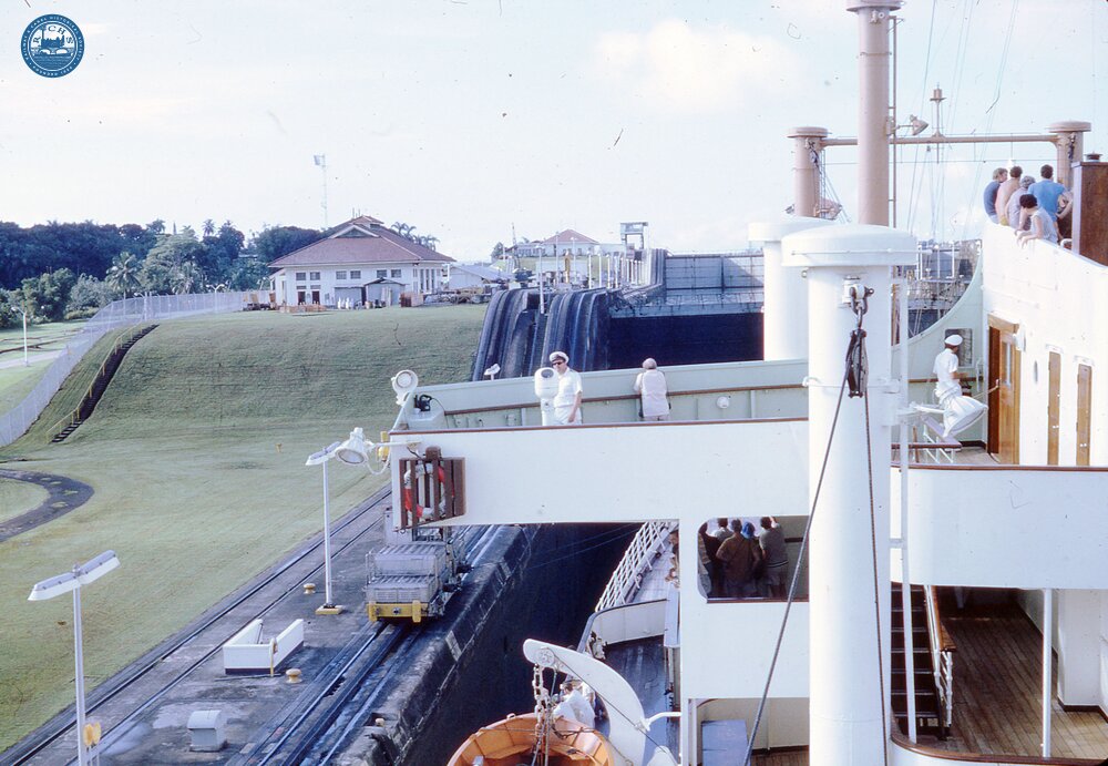 NZ1__40E Arawa in lock Panama caanal 17 October 1970  (Ref 017926E)