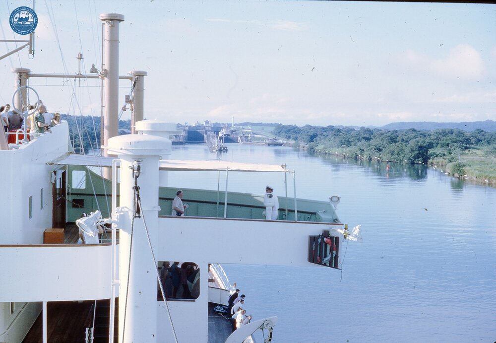 NZ1__37E Approaching locks Panama canal 17 Octobber 1970  (Ref 017923E)