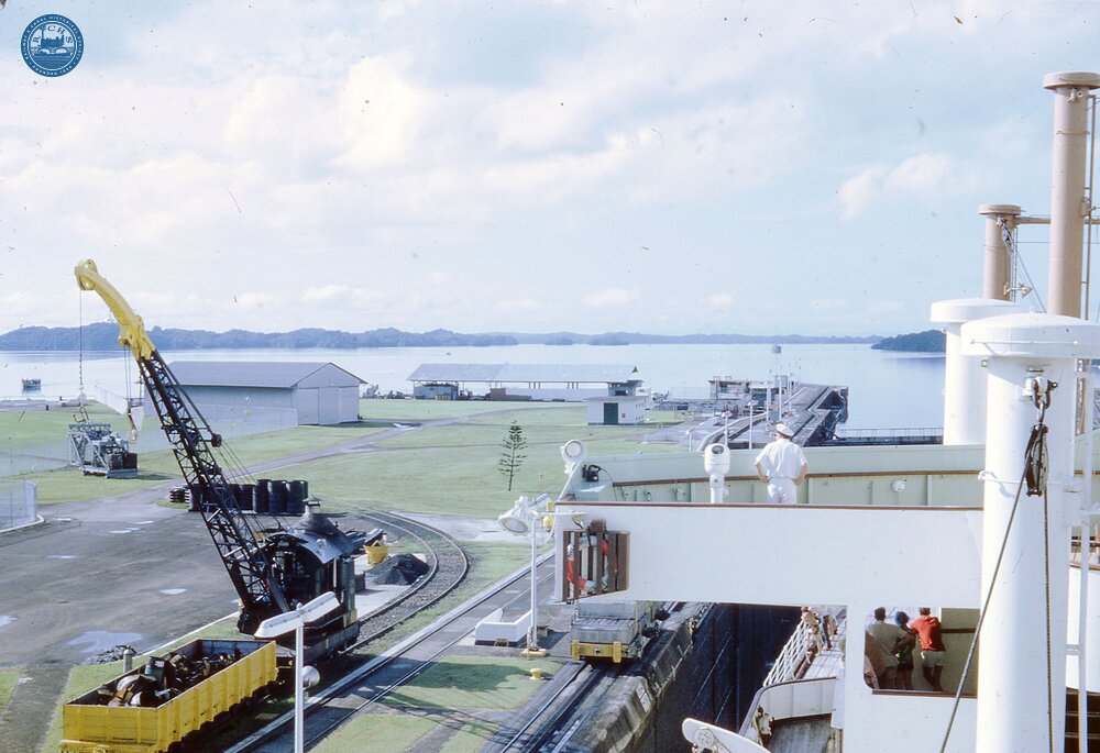 NZ1__46E crane Panama Canal 17 October 1970  (Ref 017932E)