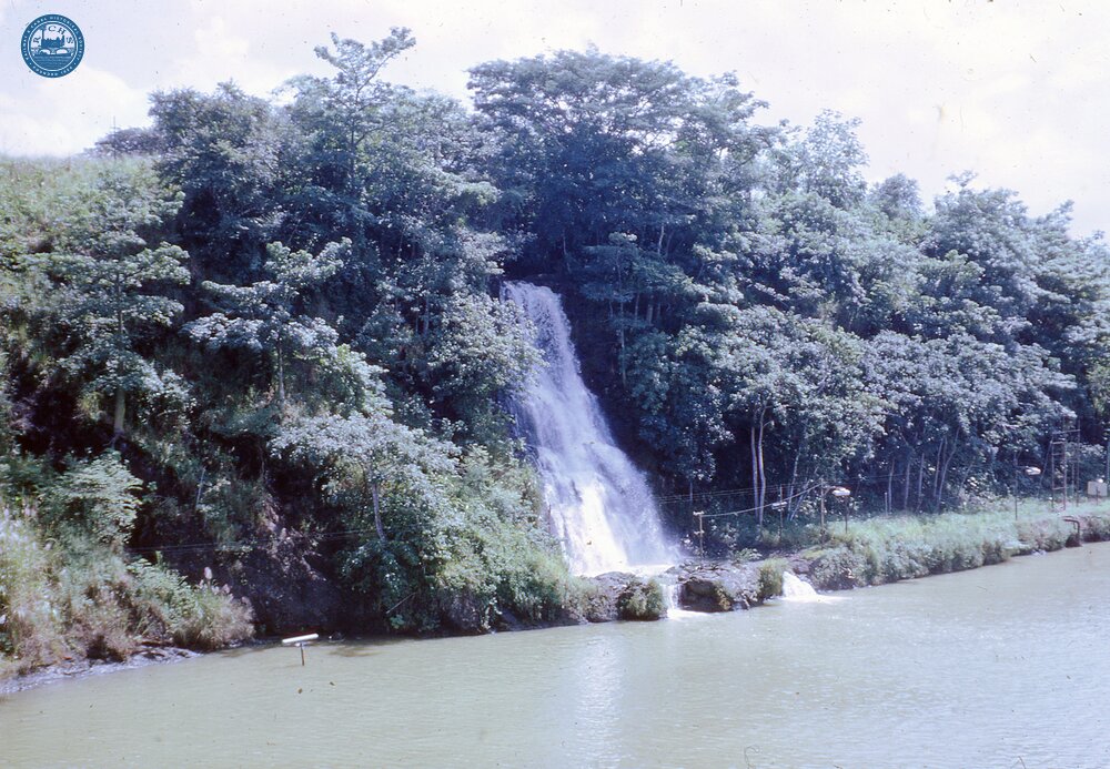 NZ1__26E Panama Canal waterfall  (Ref 017912E)