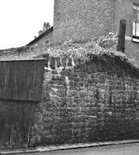 Lancaster Canal Company, Preston & Walton Summit Tramroad. Bridge abutment, Garden St., Preston. 06 June 1936. (2)