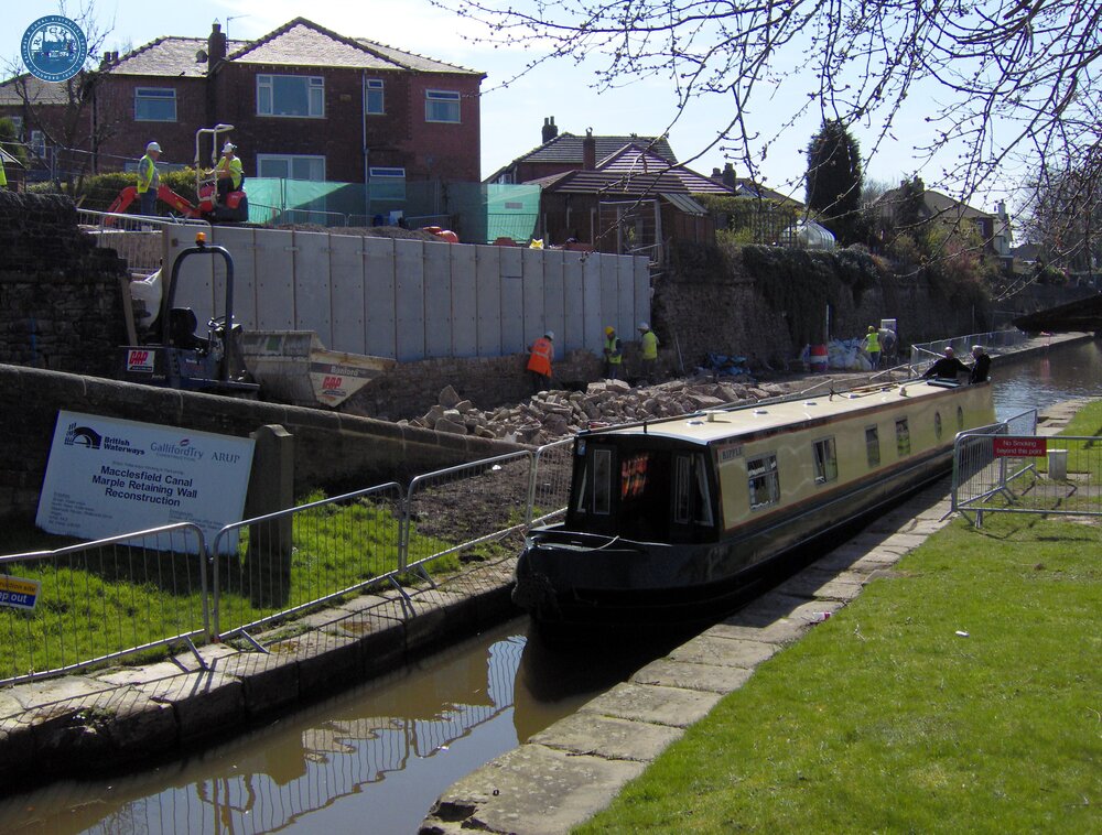 Marple Junction. Narrowboat "Ripple" passing through the stop lock. October 2006 or April 2007