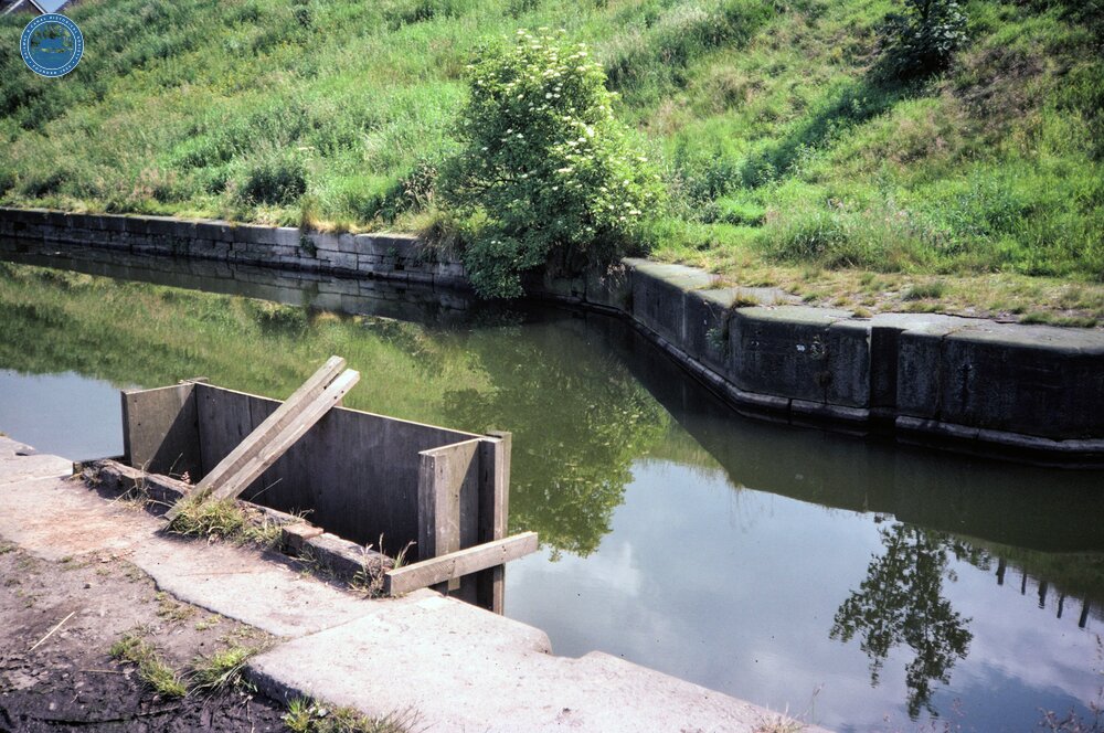 Double Stop Grooves on the Bolton Arm. July 1981