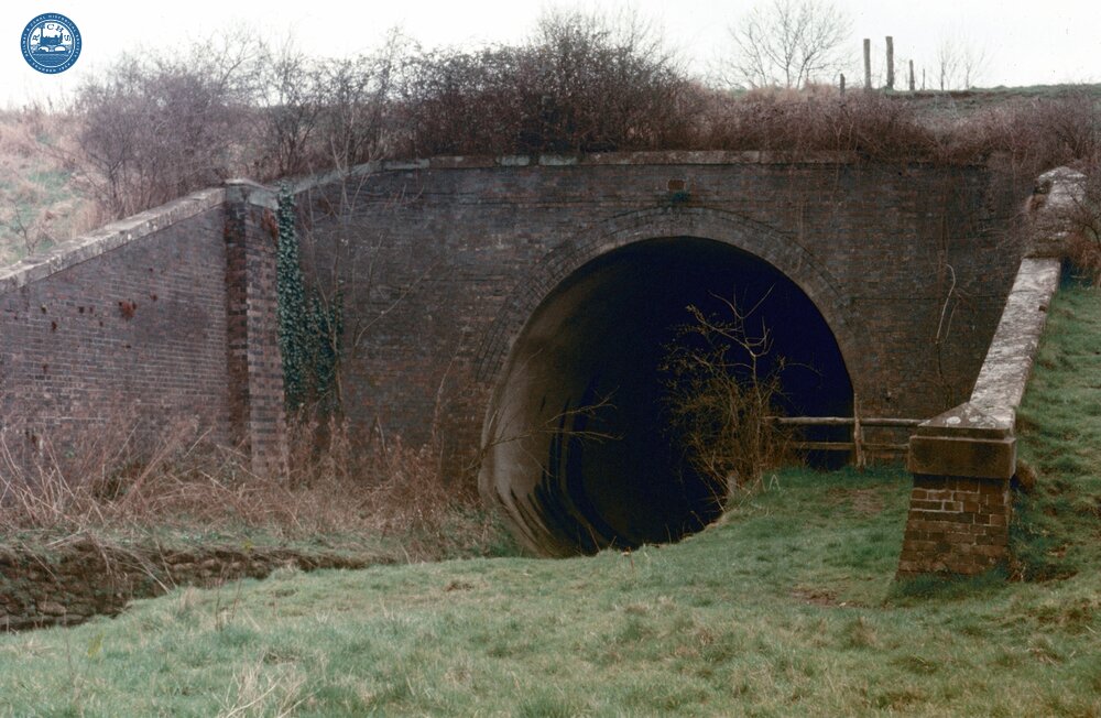 Brinklow arch.  April 1973. April 1975. 