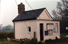 Hillmorton Bottom Lock.  Lock Hut. April 1973   